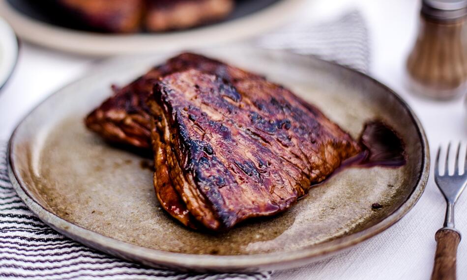 Buy Bavette Steak Online British Lean Bavette Steaks Farmison & Co