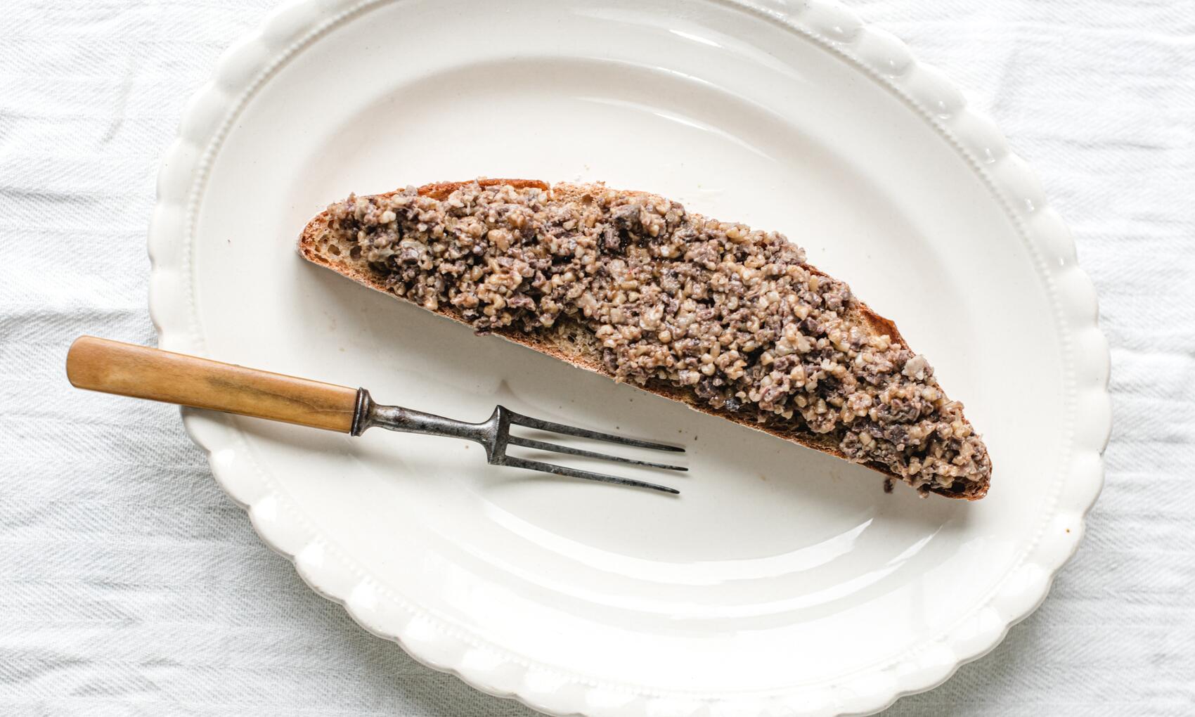 How To Cook Haggis on Toast with Brown Sauce and Fried Egg Farmison & Co