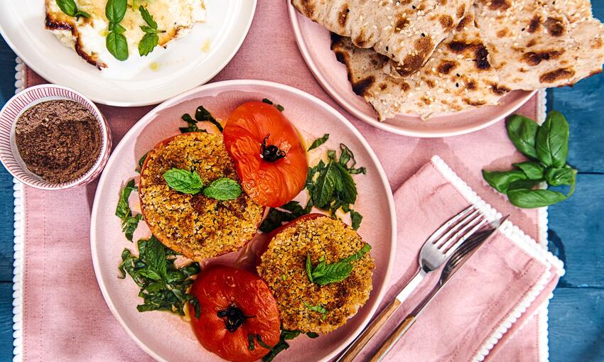 stuffed vine tomatoes with arabica spiced lamb and flatbreads